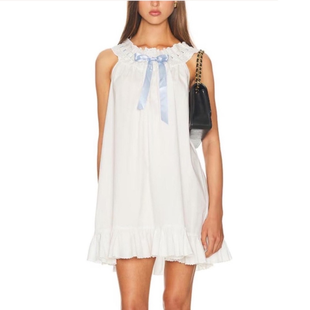 ISO looking to buy Helsa summer vintage nightgown 
Size XS XXS